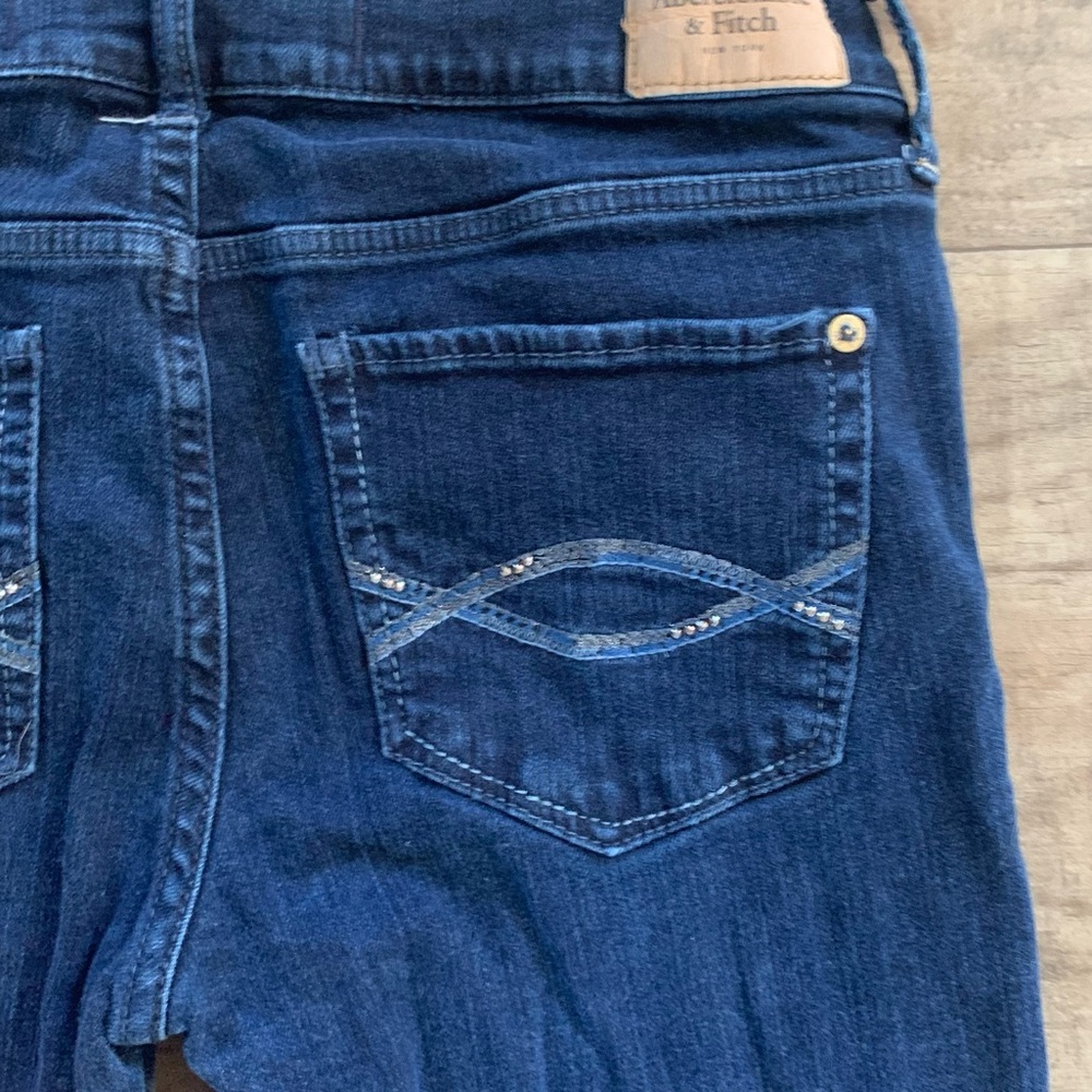 Abercrombie and Fitch dark wash stretch skinny jeans sequins back pocket - Picture 6 of 6